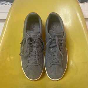 Adidas Textured Sneaker Sz 8.5